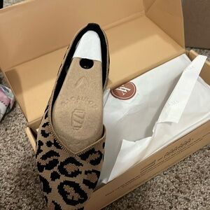 Brand new leopard slides very stylish